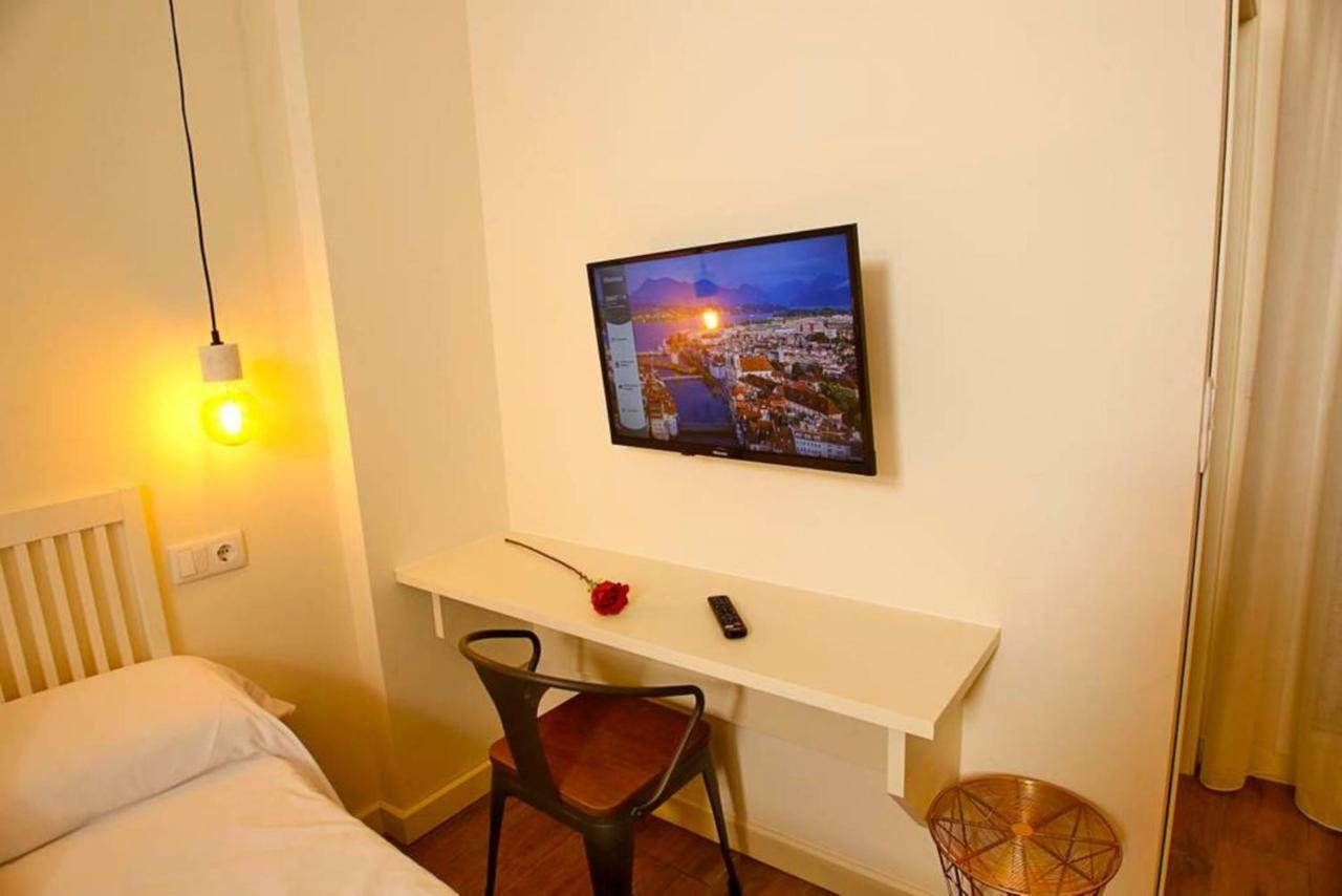 The Wall - New Apartment Alicante Luaran gambar